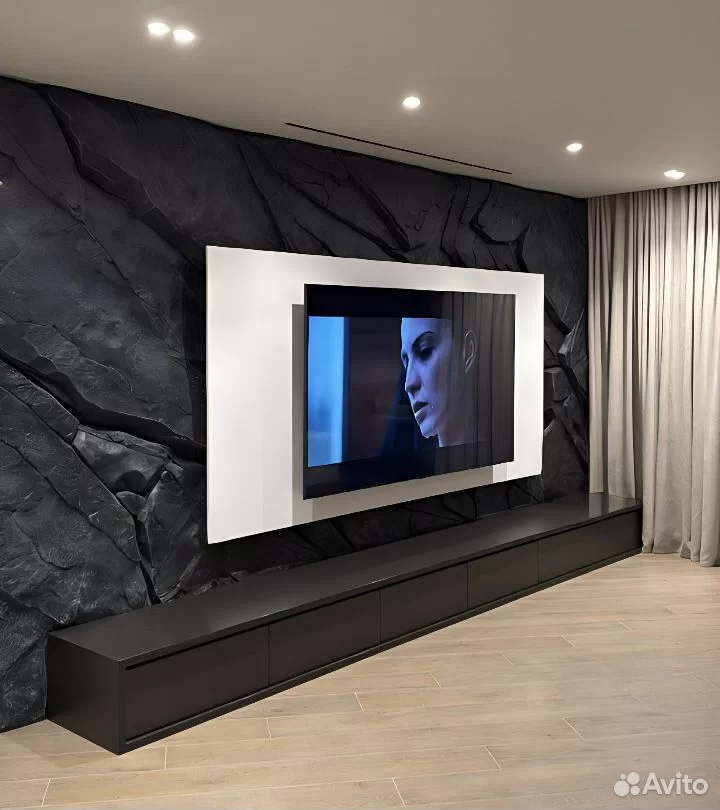 Декоративная скала с водопадом