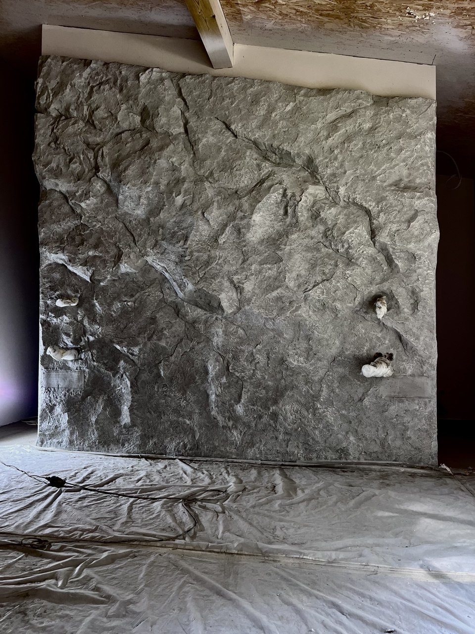 Декоративная скала в квартире на Пресненской набережной 24м²